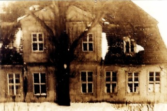 Widok na Dworek w Moczyłach