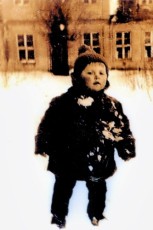 Przed dworkiem w Moczyłach